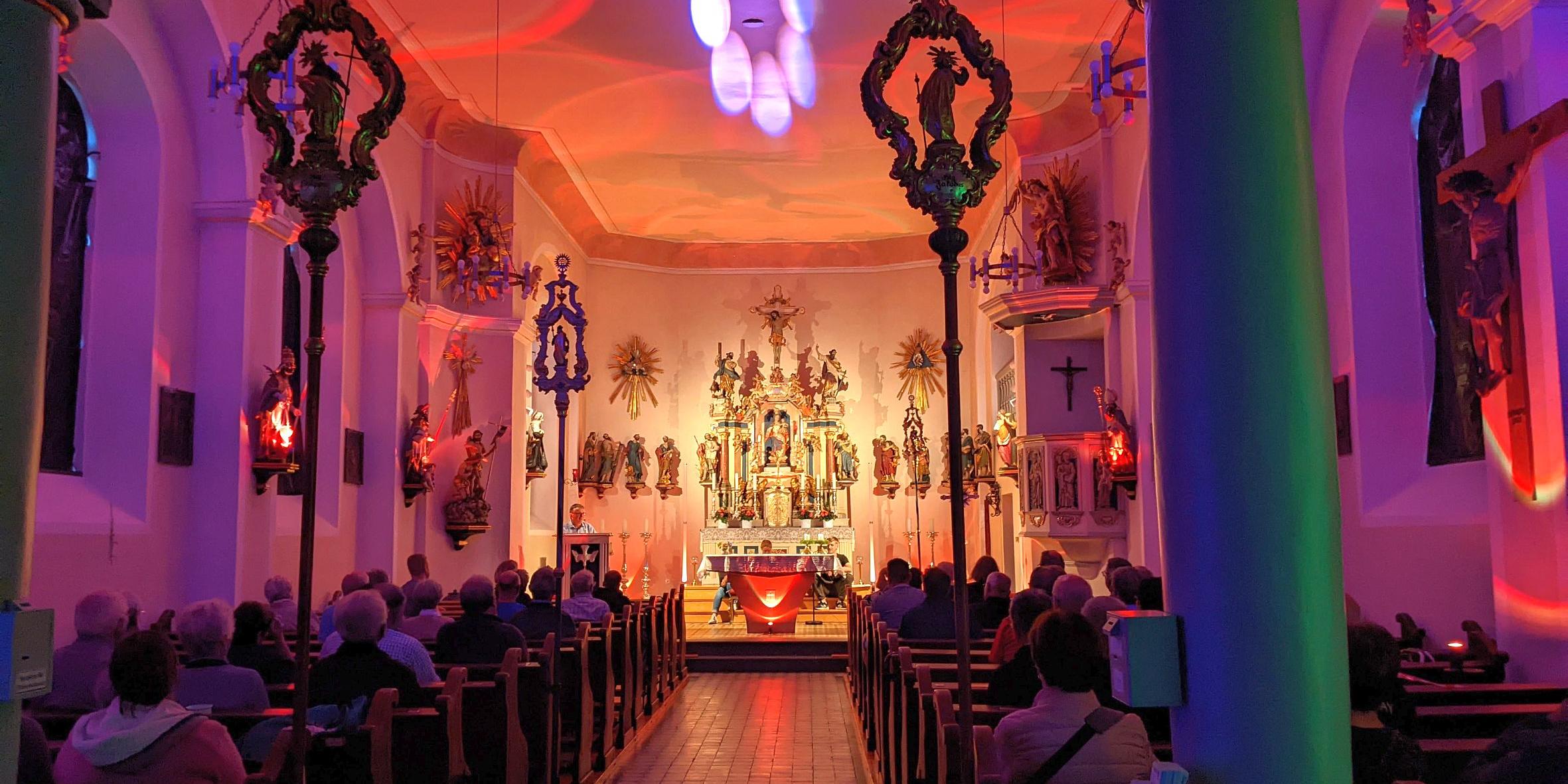 Beim Jubiläumsgottesdienst in der Dörther Kirche St. Philippus und Jakobus herrschte eine stimmungsvolle Atmosphäre.