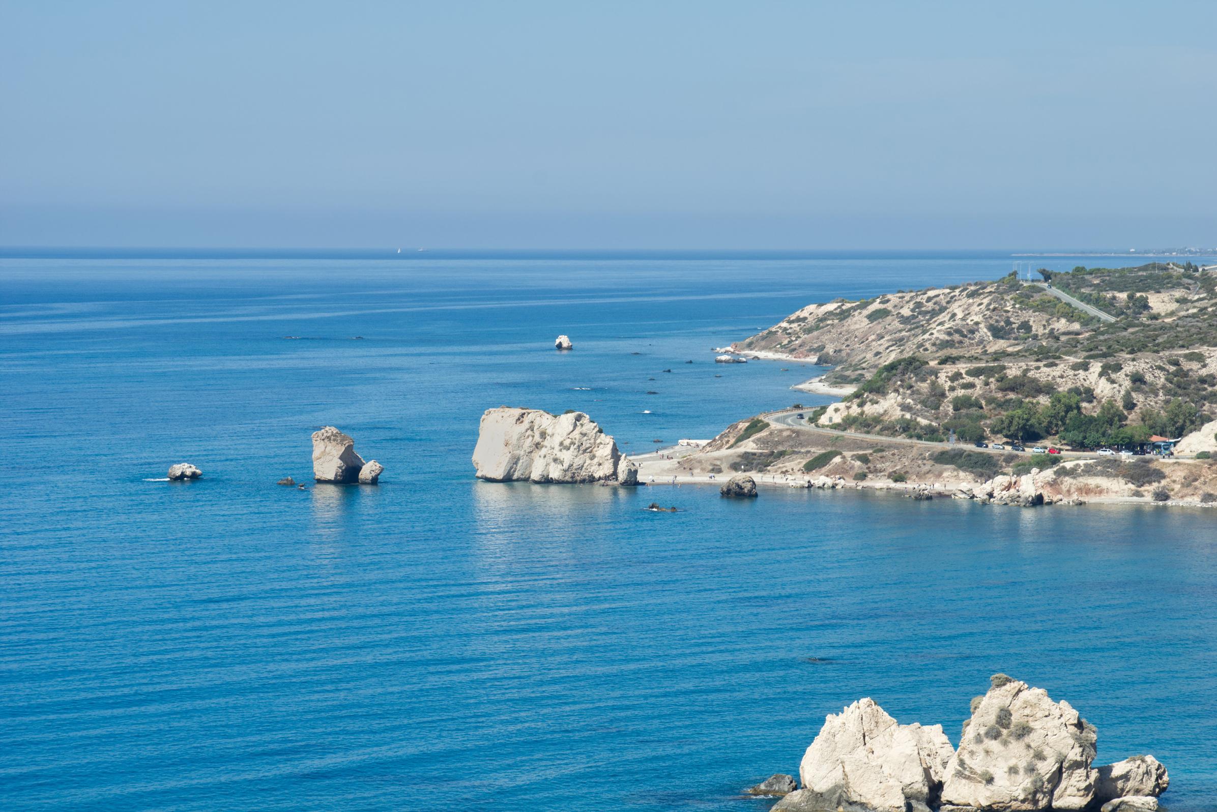 Der Aphrodite-Felsen „Petra tou Romiou“ im Westen der Insel. Hier soll Aphrodite dem Meer entstiegen sein.