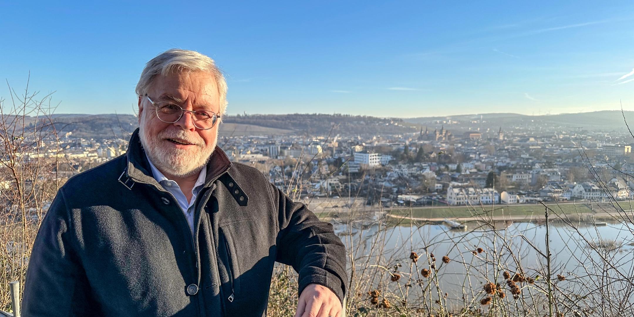 Hoch über der Stadt Trier blickt Dr. Bernd Kettern auf sein Lebenswerk zurück.