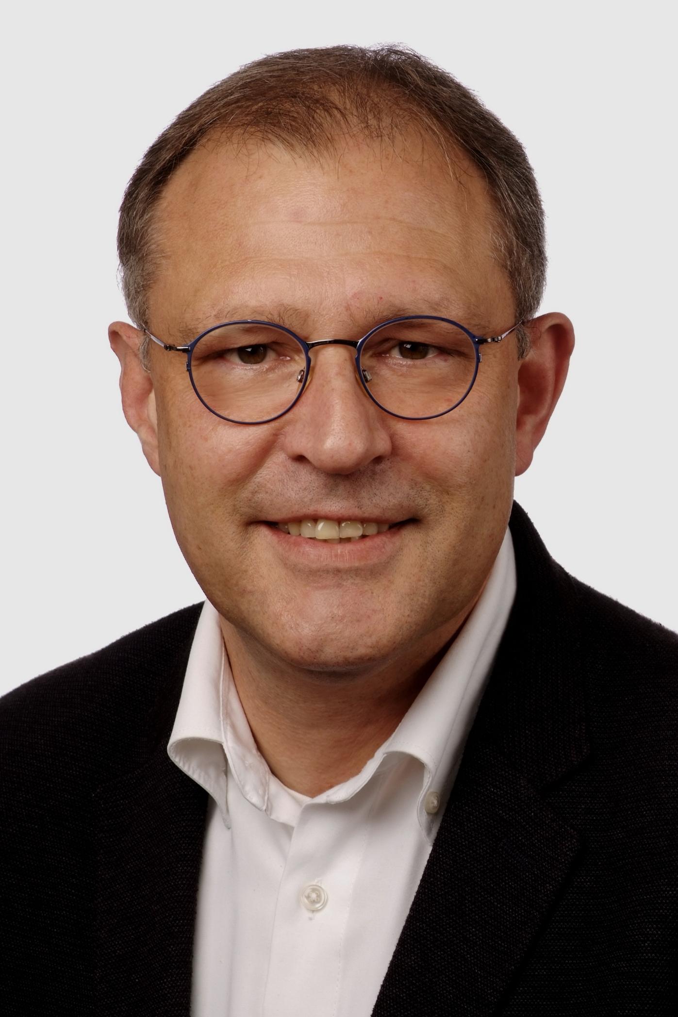 Hans-Georg Gradl ist Professor für Exegese des Neuen Testaments an der Theologischen Fakultät Trier