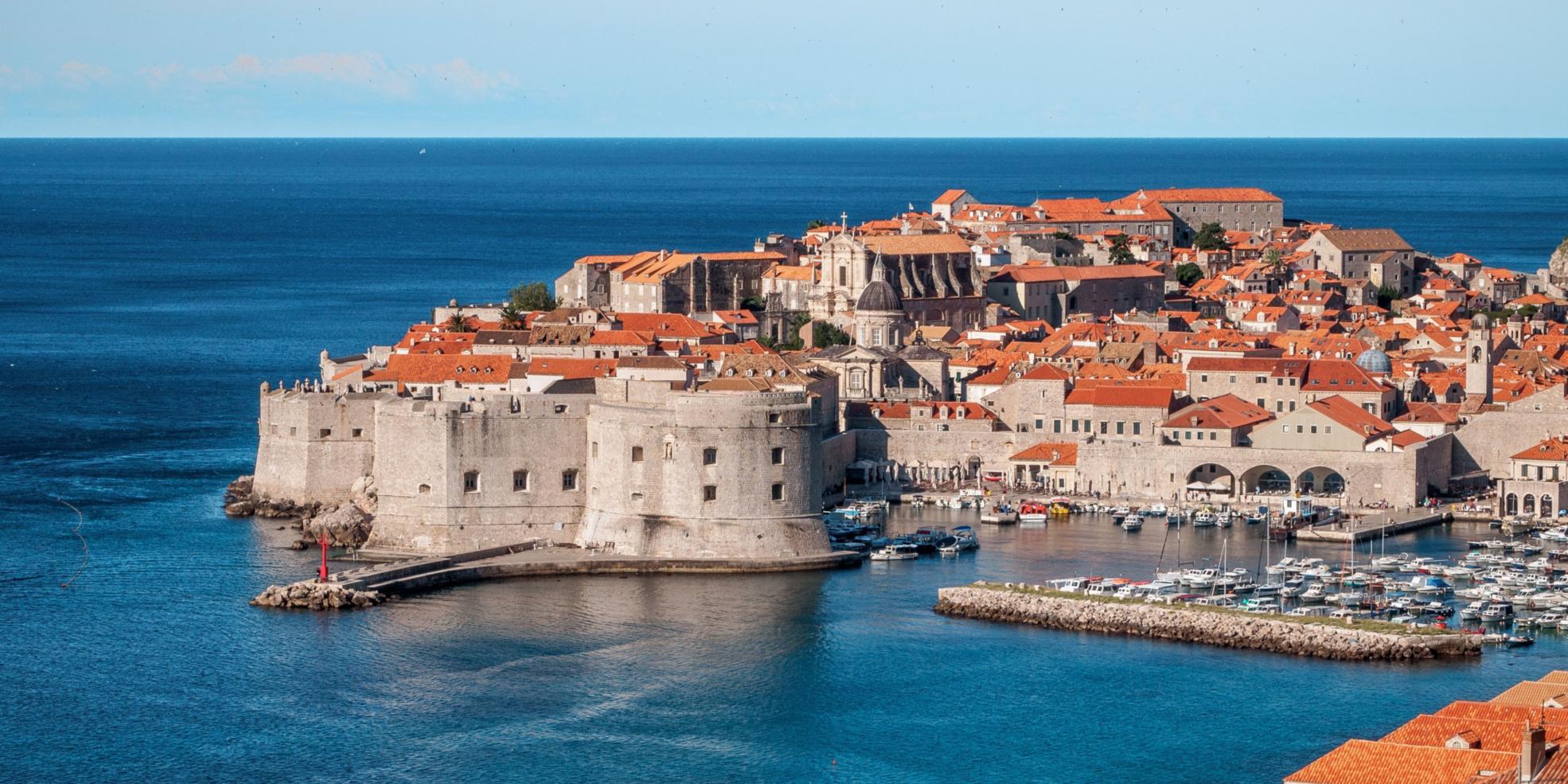 Dubrovnik, die „Perle der Adria“ (Foto: Blick auf die Altstadt) gehört zu den Höhepunkten der achttägigen Reise in die kroatische Küstenregion Dalmatien.