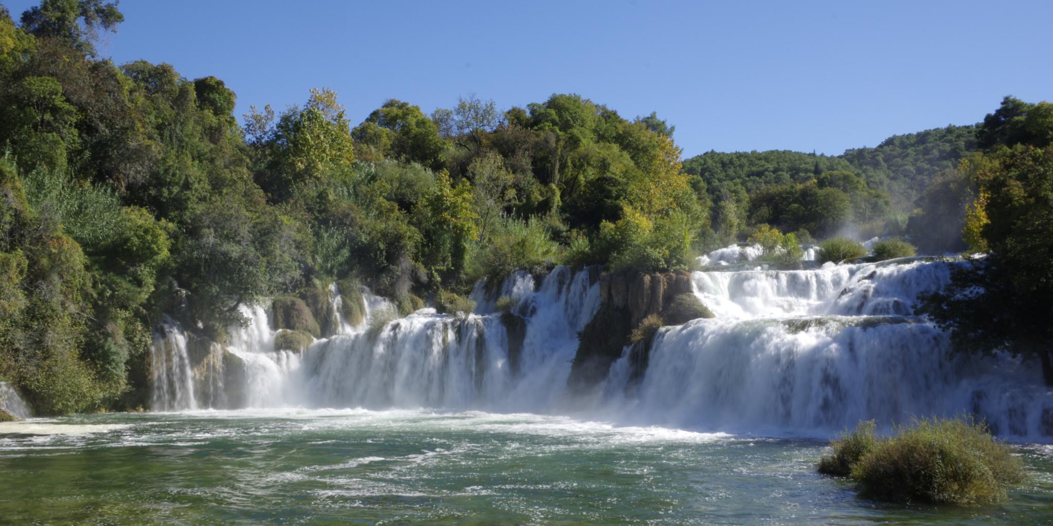 Ein beeindruckendes Schauspiel bilden die Wasserfälle im Krka Nationalpark