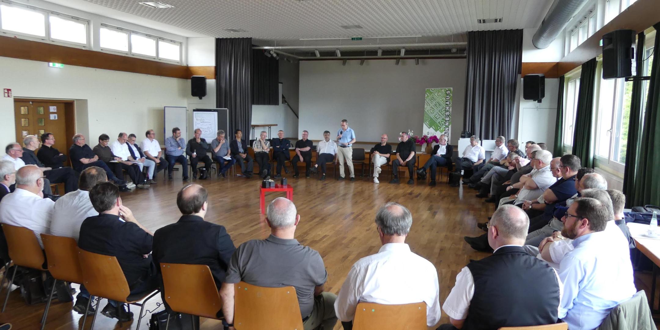 Mitglieder der „Plattform P“ bei einem Treffen im Juni 2019.