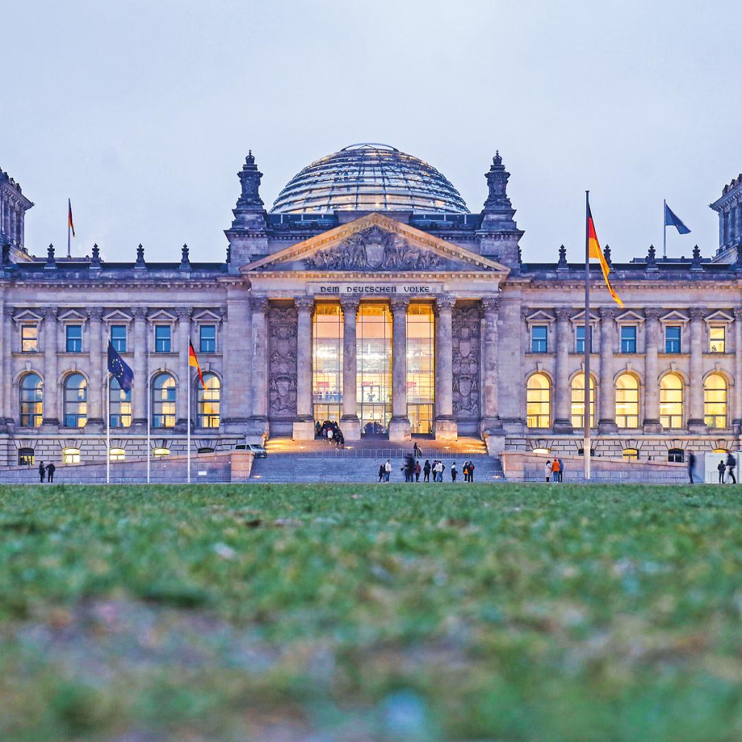 Vor 75 Jahren hat sich der erste Deutsche Bundestag (Foto: Reichstag) zur ersten Sitzung getroffen.